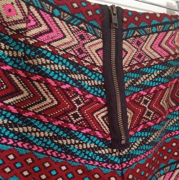 Ecote ethnic tapestry high waisted form fitting shorts women size 10 EUC - Picture 8 of 10